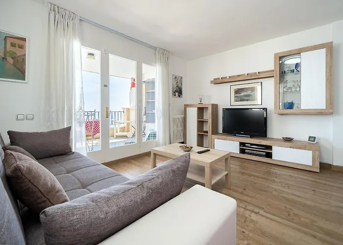 Hauzify I Nautilus Apartment Salou
