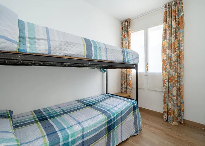 Hauzify I Nautilus Apartment